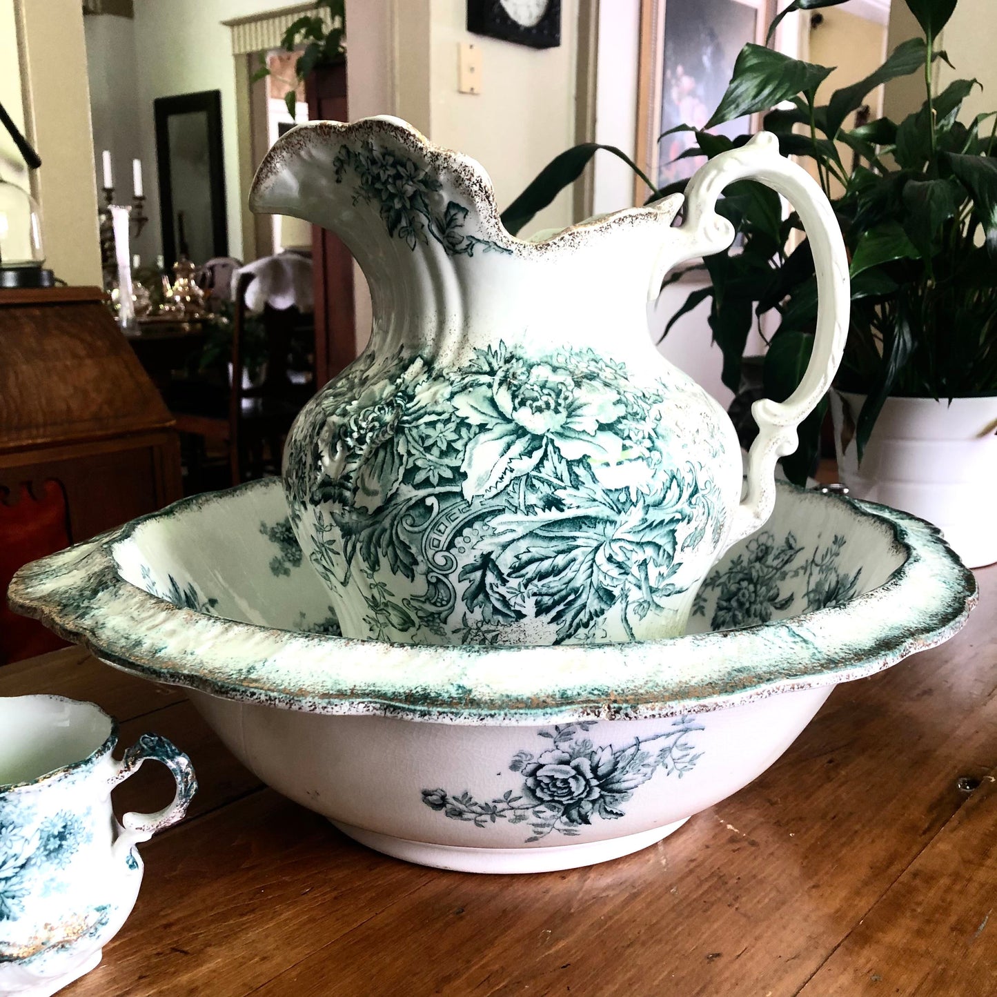 Wash Basin and Pitcher Set