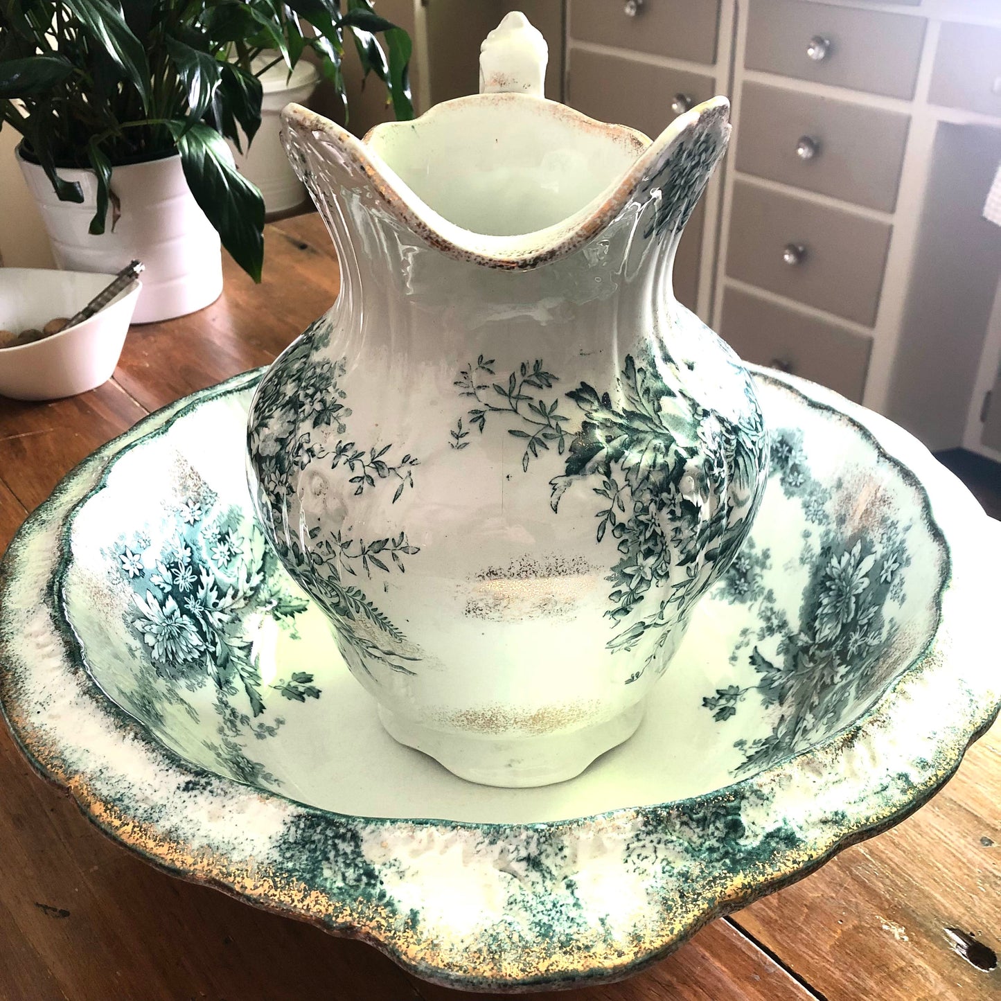 Wash Basin and Pitcher Set