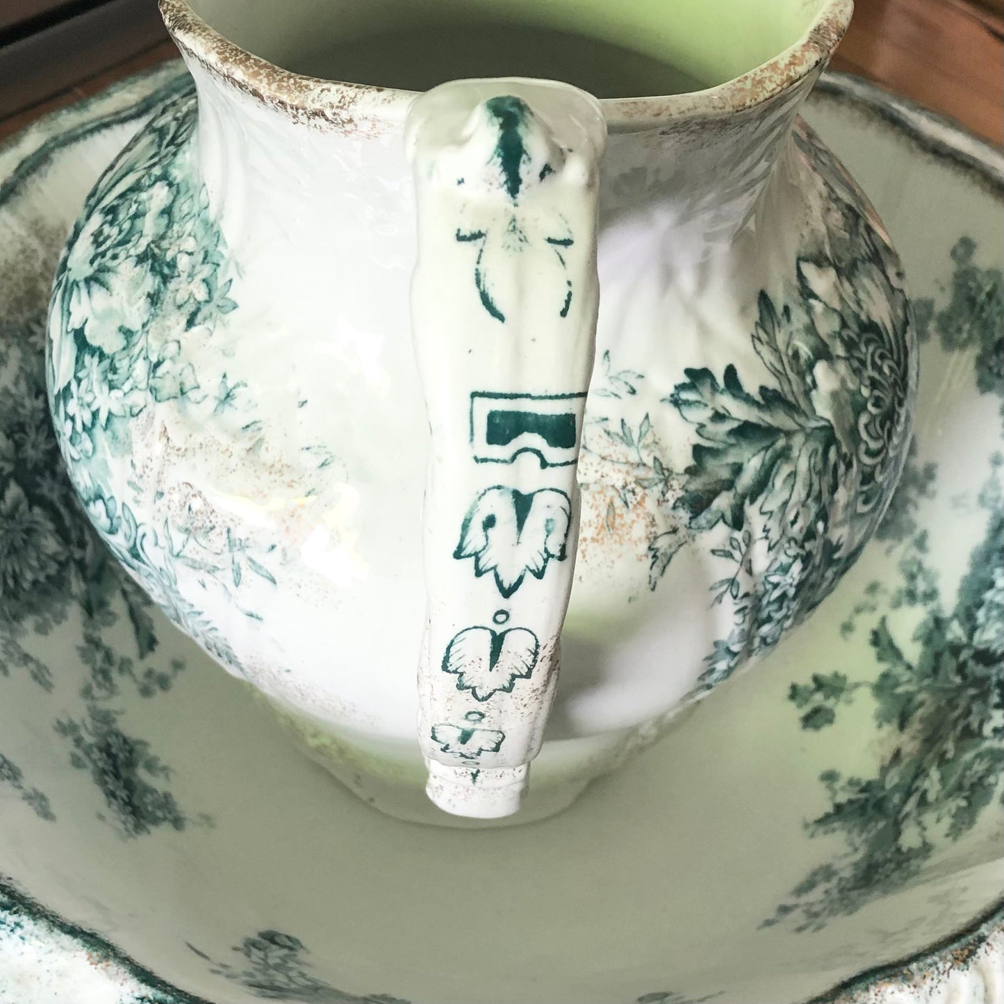 Wash Basin and Pitcher Set