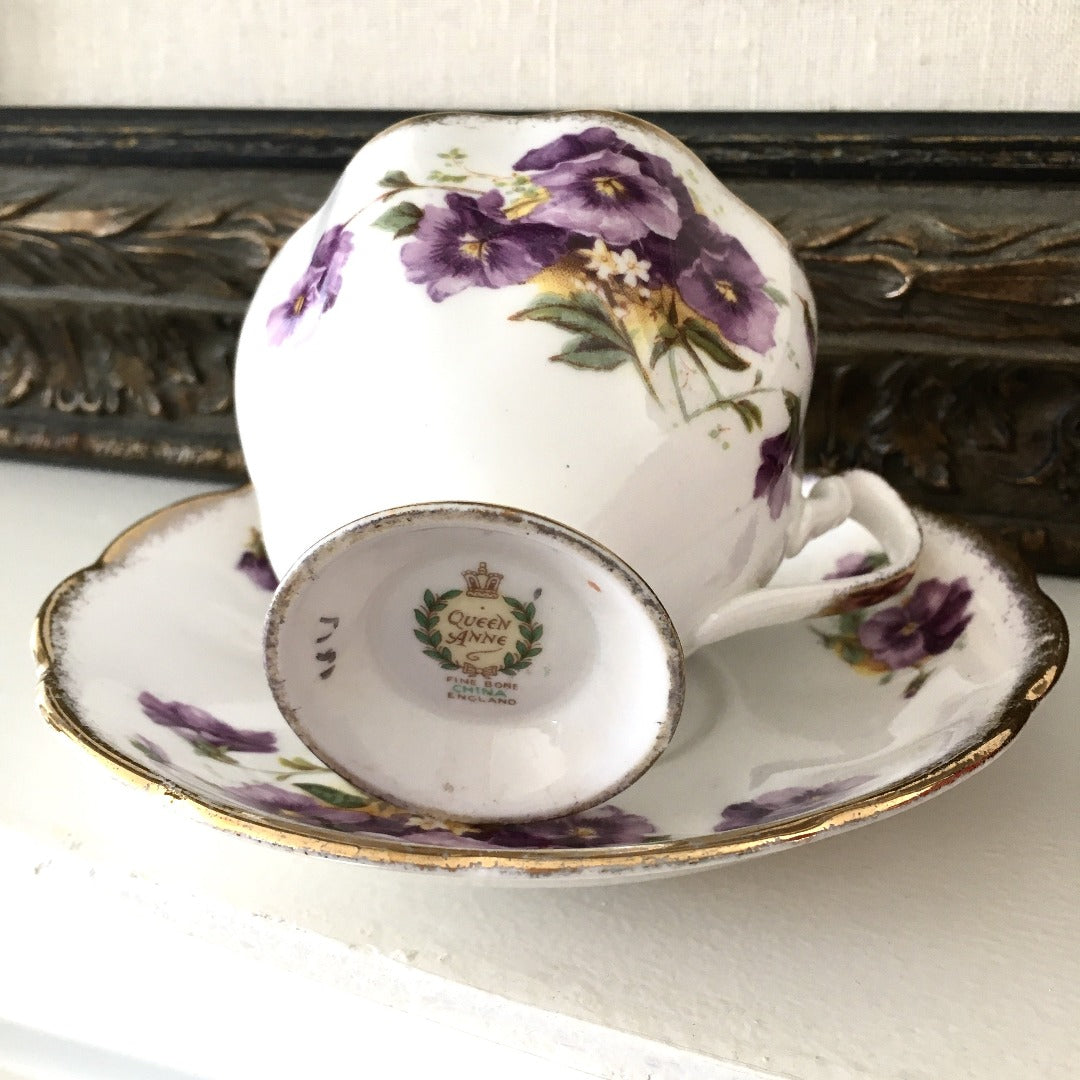 Queen Anne Teacup & Saucer
