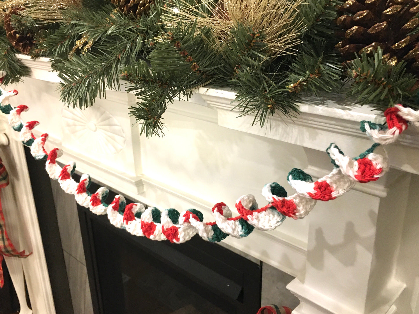 Crocheted Christmas Garland