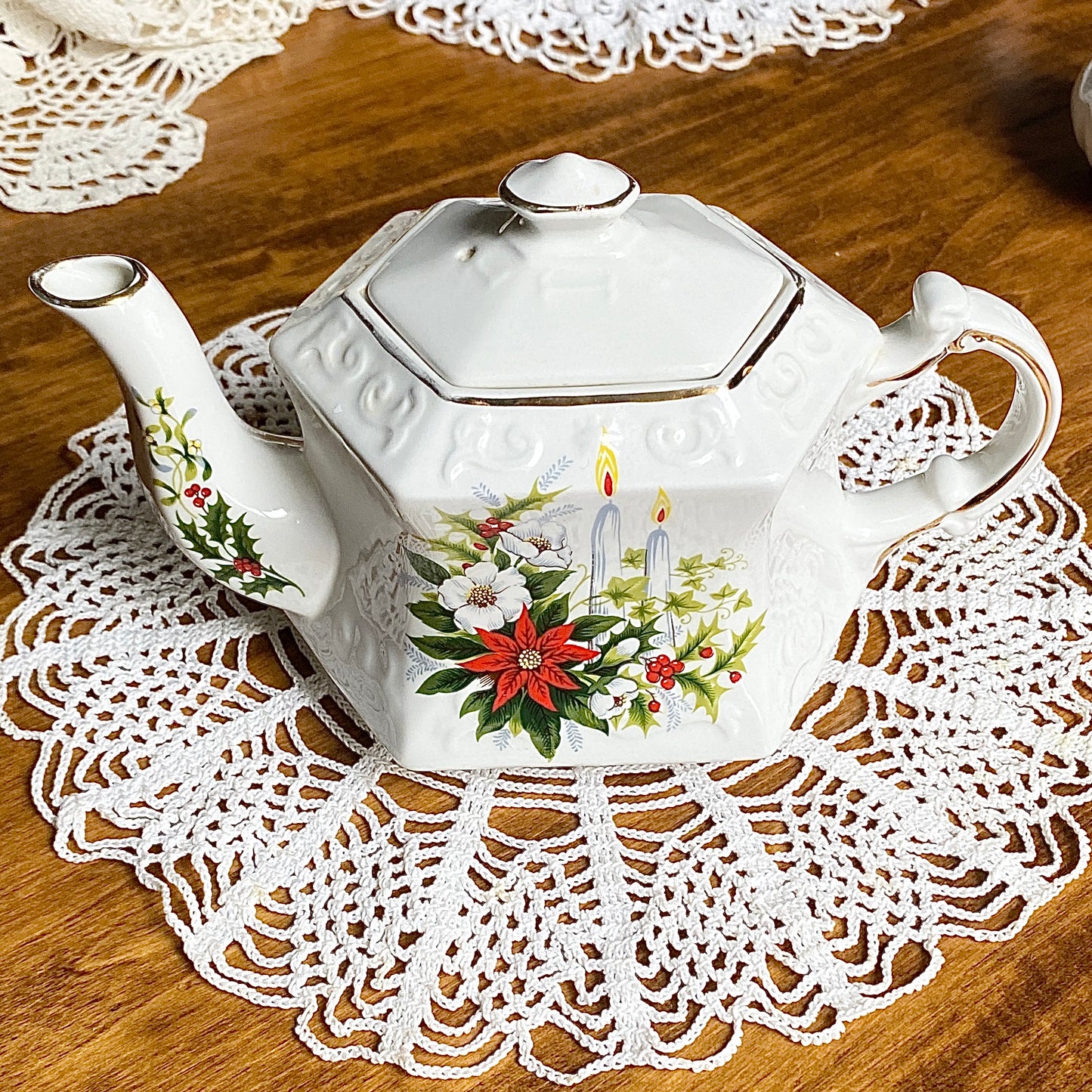Antique Ellgreave Genuine Ironstone Christmas Teapot
