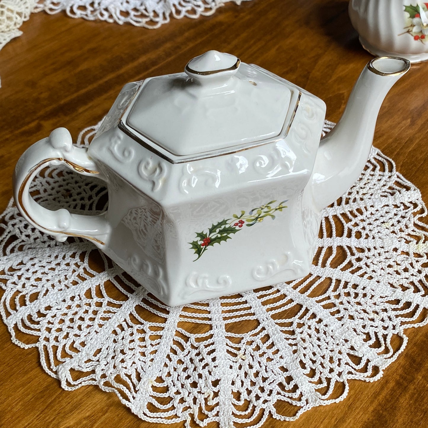 Antique Ellgreave Genuine Ironstone Christmas Teapot
