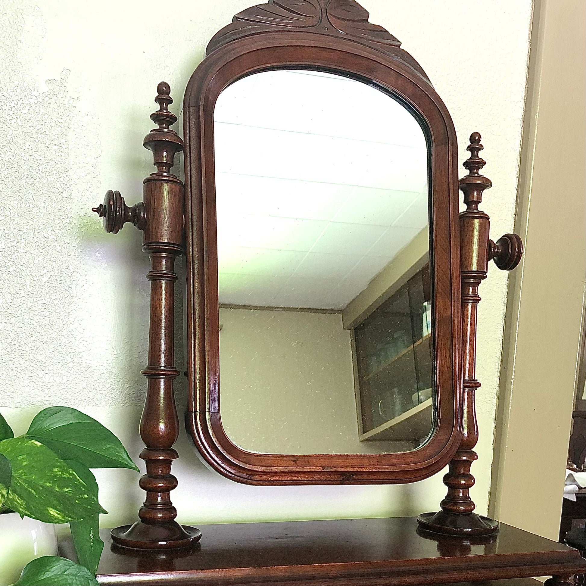 Antique Cherry Swivel Dresser Top Mirror – Queen Anne's Lace Antique Cherry Swivel Dresser Top Mirror – Queen Anne's Lace